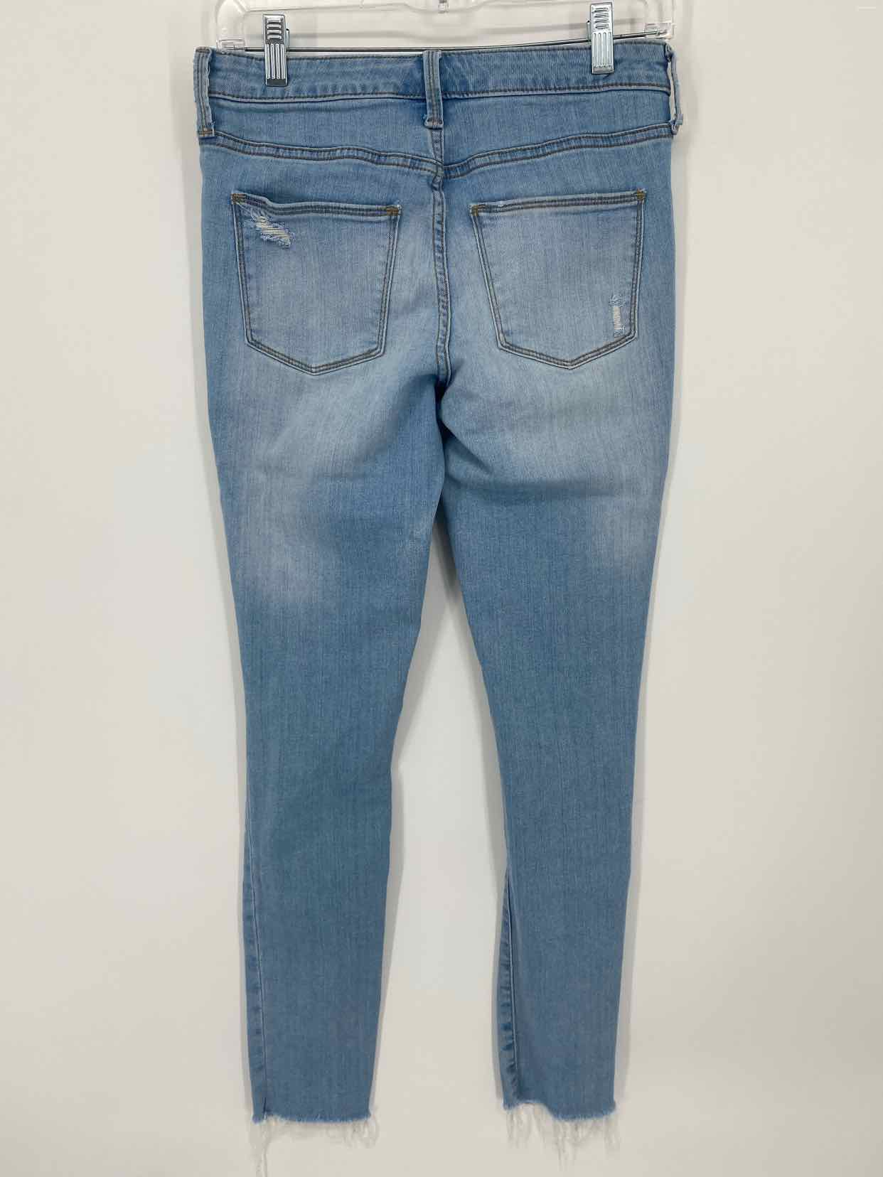 2 Universal Thread Jeans