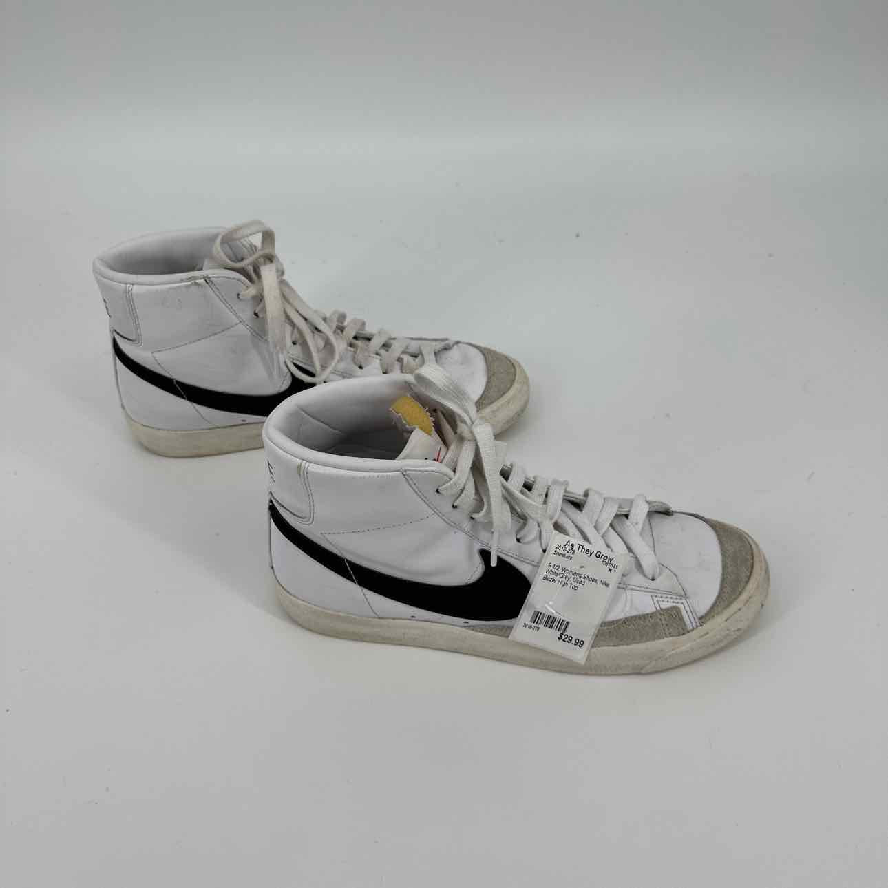 9 1/2 Nike Sneakers