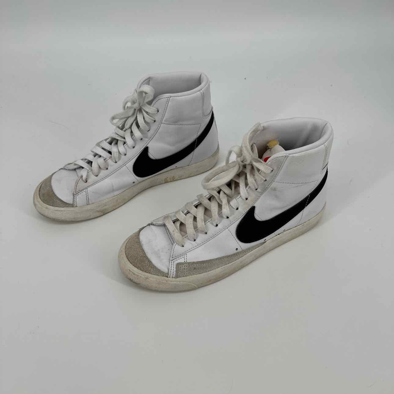 9 1/2 Nike Sneakers