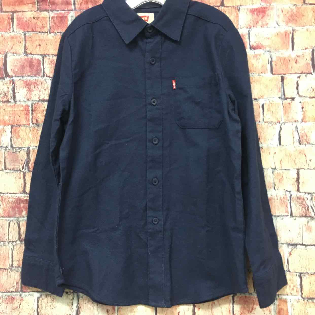 8/10 NEW Levis Shirt